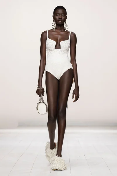 Look 11